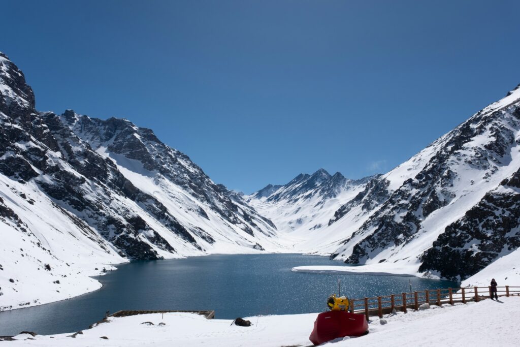 Portillo e Laguna del Inca